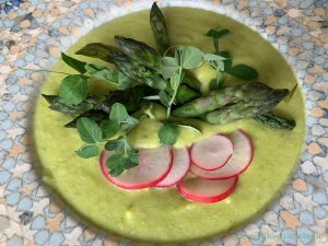 Creamy asparagus potato soup